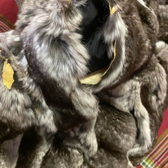 Chinchilla fur empress coat - Picture 8 of 14